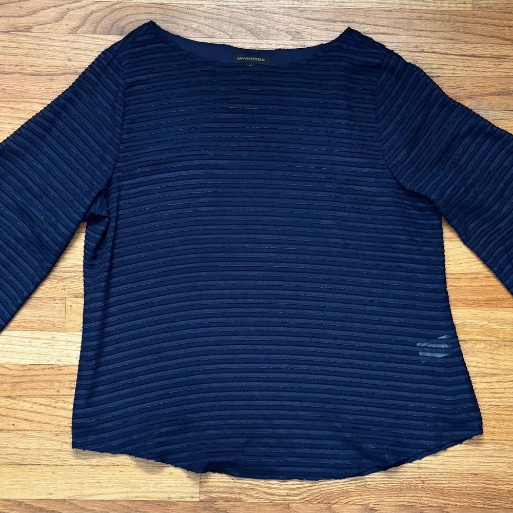 Banna Republic long sleeve blouse with wrist tie